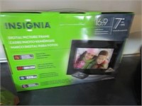 Digital picture frame new in box