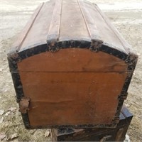 ANTIQUE WOODEN TRUNK CURVED TOP