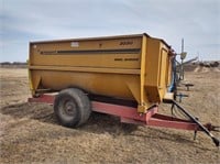 1999 Knight 3030 Mixer Feed Wagon