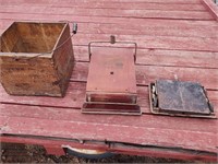 Wood Crate with Woodtop Sweeper-Vac