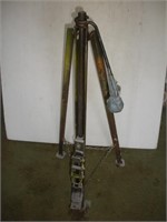 Hand Crank Bumper Jack, 36 inches Tall