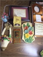 Wall plaques and other decor