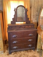 Antique dresser with 3 drawers and mirror
