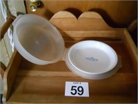 Corning ware pie plates w/case