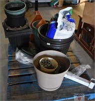 Pallet of Plant Pots and garden items