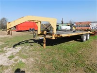 Gooseneck flatbed trailer