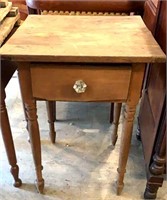 1900’s Walnut 1 drawer table