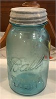 Blue quart jar with zinc lid