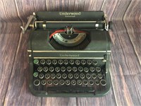 Underwood Universal Antique Typewriter