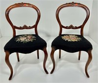Pr. Victorian side chairs, mahogany, leaf carved,