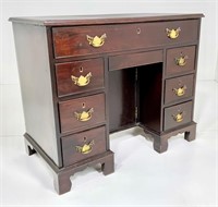 Mahogany knee hole dressing table, long drawer