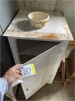 Metal cabinet