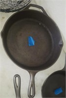 Lodge 12 In Cast Iron Skillet