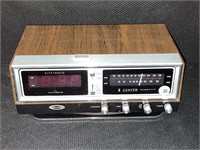 ZENITH MODEL H472W1 RADIO AND ALARM CLOCK