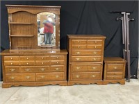 4 PC WALNUT BEDROOM SUITE WITH CHEST OF DRAWERS,