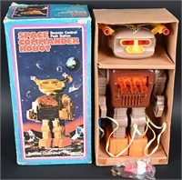 PALYWELL BATTERY OP SPACE COMMANDER ROBOT w/ BOX