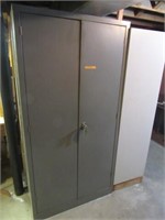 2 DOOR METAL STORAGE CABINET: