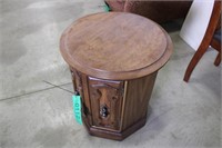 Walnut 21" Round Top End Table 22" tall w/