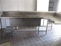 116" SS Three Bay Sink With Corn Table