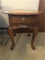Broyhill Furniture End table with Drawer