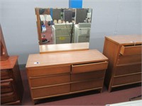 Kroehler furniture 6 drawer dresser with mirror