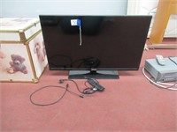 Samsung 32" television with remote