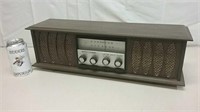 Vintage Royaltone AM/FM Radio Appears To Work