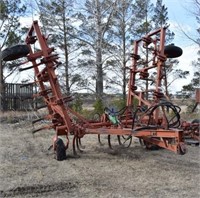 CI 24ft DT Cultivator (need a tire), Loc: OK Tire