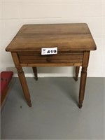 WOODEN TABLE WITH DRAWER