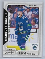 Elias Pettersson O-Pee-Chee Rookie card
