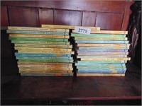 (33) Enchantment of America States Books