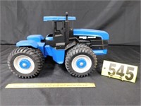 1:16 New Holland Versatile 9886 tractor, metal