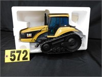 1:16 CAT Challenger 55 Ag Tractor in original box
