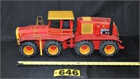 Toy Farmer 1:16 Versatile "Big Roy" tractor