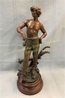 Signed bronze figurine en bronze signée, 18 x 8"