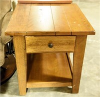 Lot #649 - Single drawer contemporary end table