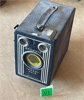 Vintage BROWNIE TARGET  Camera