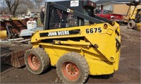 John Deere 6675 skid loader