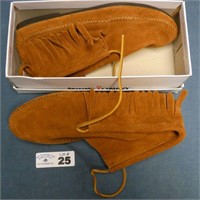 Minnetonka - Size 10