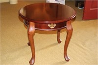 Round End Table with Duncan Phyfe Style Legs 24"