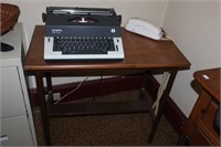 Typing Table 30" X 16" X 27", Olympia Report de