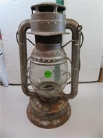 AntiqueDietz D-Lite Lantern (missing burner & has