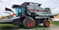 1992 Gleaner R72 Combine