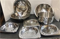 Metal Serving bowls & metal ashtray’s  

Bowls