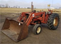 IH 674 Diesel Loader Tractor- Runs Great!