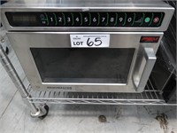 Menumaster DEC14E2 Commercial Microwave Oven