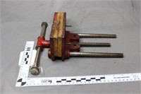 Small unmarked front vise