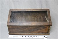 Small hinged wooden box