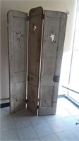 PAINTED WOOD ROOM DIVIDER