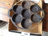 Cracker Barrel Cast Iron Muffin Pan